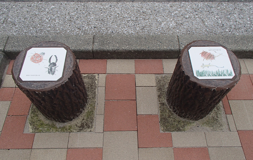 切株ベンチ